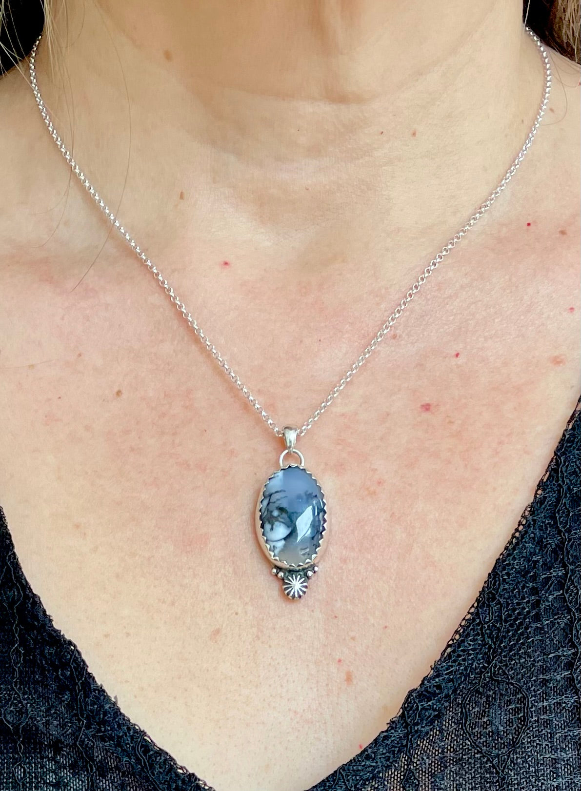 Pendentif en argent sterling et Opale Dendrite. 
Fait avec amour